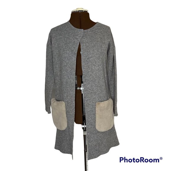 NWT Grey Hip Length Wool Blend Knit Cardigan with Faux Fur Pockets - Picture 1 of 5